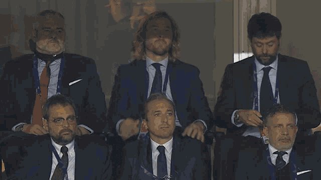 1674013837544084214.gif agnelli-arrivabene.gif
